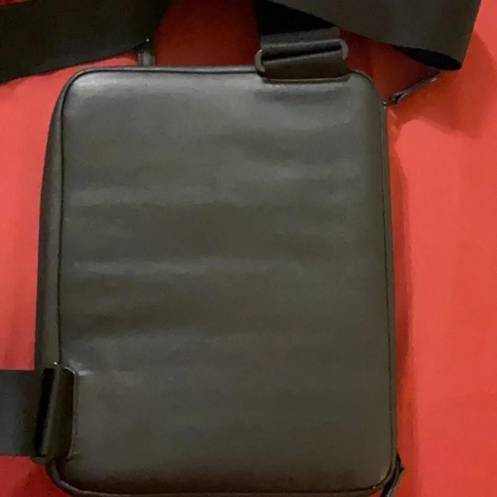 Black Incase tablet holder